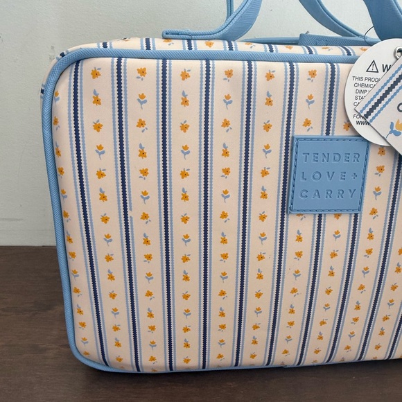 NWT • Tender Love + Carry Vintage Floral Print Hanging Travel Case Tote - Picture 2 of 10